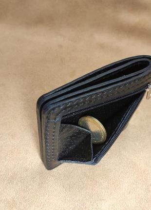 Минималистичное кожаное портмоне с монетницей7 фото