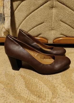 Женские туфли-лодочки jaclyn smith кожаные с круглым носком1 фото