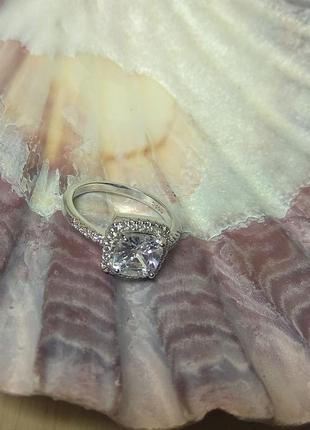 Кольцо с цирконом бриллиантовой огранки, серебро 925 пробы6 фото