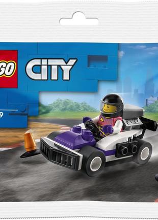 Lego city гонщик на карті 30589