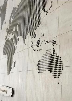 Карта мира из фанеры, перфорированная, декорированная компасом 66,5*47 см5 фото