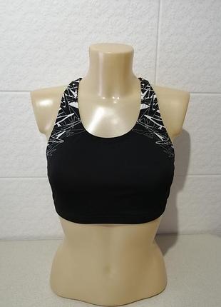 Чудовий трендовий топ для фітнесу