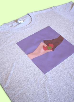 Grey t-shirt with international hands hold cannabis leaf in heart t-shirt fruit of the loom heavy co2 фото