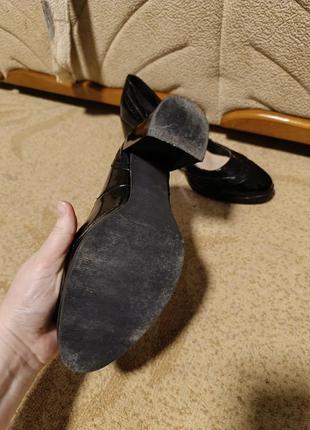 Туфли искусственного лака широкому каблуку 39 размер5 фото