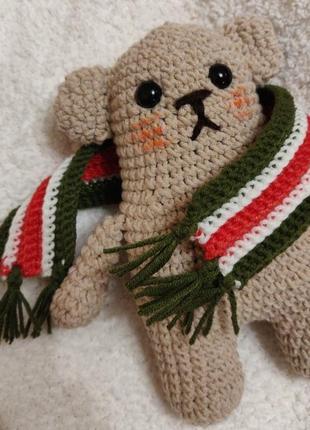 Новорічна іграшка, м'яка іграшка, в'язаний ведмедик з новорічним шарфом, подарунок дитині на різдво