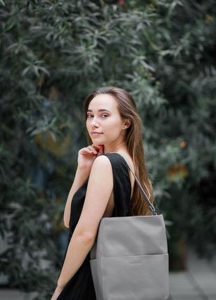 Стильный серый шоппер-сумка из кожи2 фото