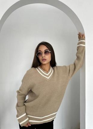 Стильний светр з v-подібним вирізом капучино1 фото