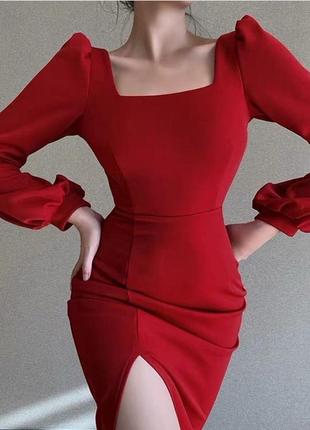 Силуэтное платье футляр красный2 фото