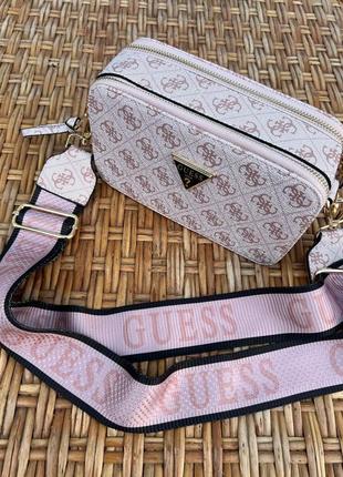 Женская сумка из эко-кожи guess snapshot молочного цвета молодежная, брендовая сумка через плечо4 фото