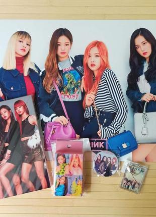 Набір black pink постер + скетчбук + ломо карти + брелок + значок 5,6 см 5578