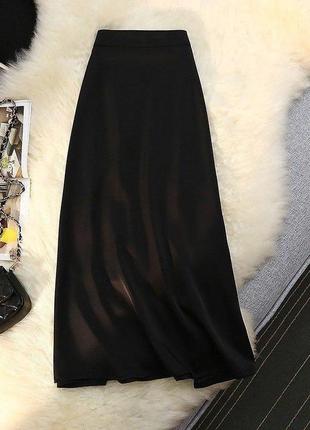 Шикарная атласная юбка на молнии черный2 фото