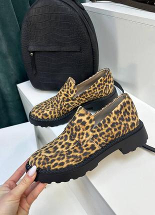 Ексклюзивні туфлі лофери з натуральної італійської шкіри та замші жіночі леопардові