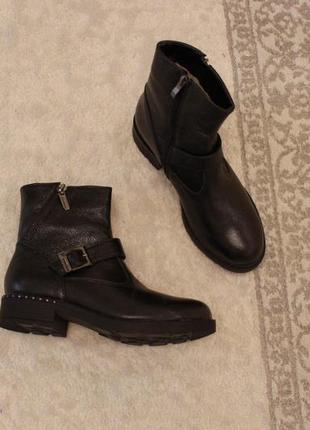 Зимние кожаные ботинки 37 размера на низком ходу1 фото