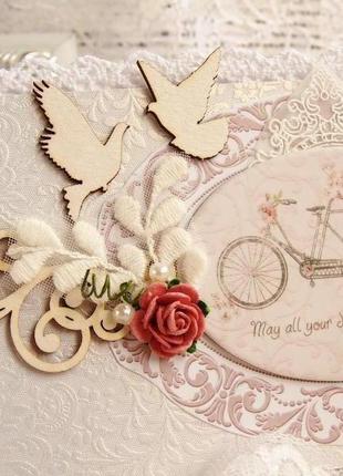 Свадебный конверт с велосипедом и голубями10 фото