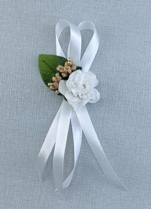 Весільні бутоньєрки, квіточки гостям на весілля2 фото