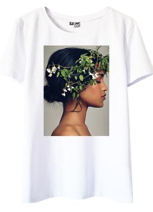 Белая футболка с принтом flora1 фото