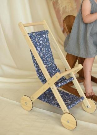 Деревьяная коляска для кукол синяя1 фото