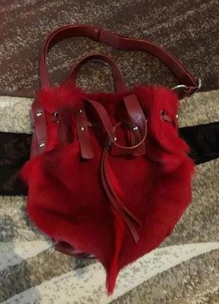 Дизайнерская кожаная сумка с натуральным мехом цвета марсала бургунди
