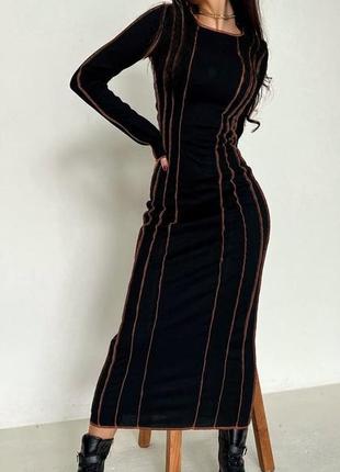 Длинное платье со швами на выворот черный1 фото