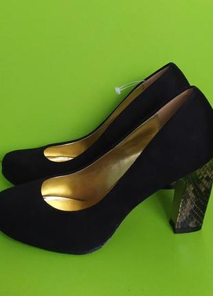 Чорні туфлі оригінальний стійкий каблук graceland, 372 фото