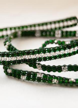Набор из трёх зелёных браслетов из бисера.2 фото