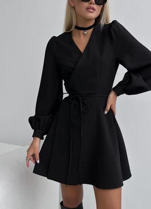 Базовое платье приталенного силуэта с воздушными рукавами черный3 фото