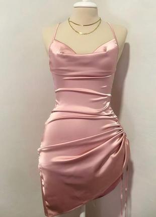 Атласное идеальное платье со шнуровкой на спине и сборкой по лифу длина регулируется розовый1 фото