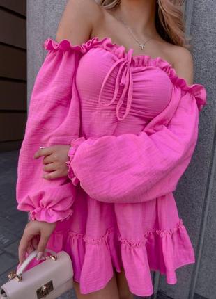 Платье муслиновое кукольное беби дол короткое мини с рюшами с открытыми плечами с рукавами фонариками розовое голубое белое жёлтое черное хлопок3 фото