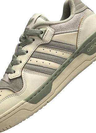 Кроссовки женские adidas originals rivarly beige olive / женские кожаные бежевые кроссовки весна-лето adidas o5 фото