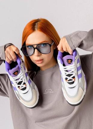 Фиолетовые кроссовки adidas для девушки