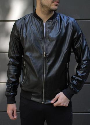 Мужская куртка бомбер черная эко-кожа