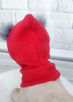 Червона шапочка з помпонами для собак2 фото