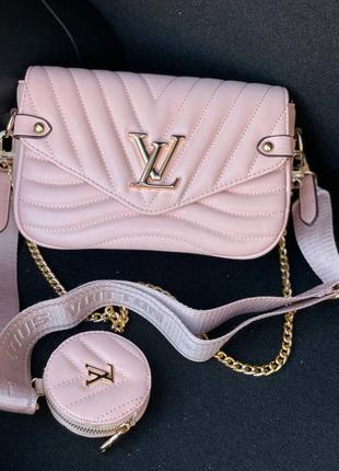 Жіноча сумка Stacey Griffith shares her new Louis Vuitton wedge sneakers this week