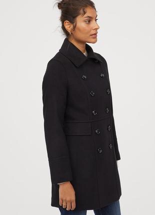 Чёрное двубортное пальто hm