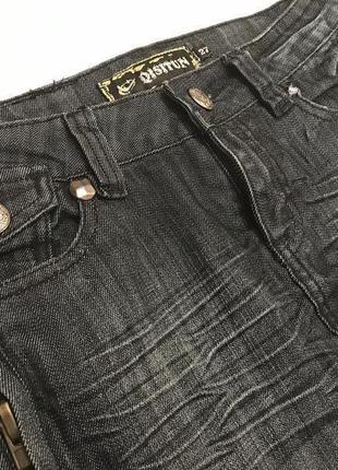Чёрная джинсовая мини юбка с замками, молнией и кожаными вставками