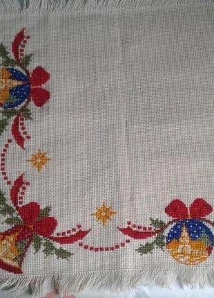Салфетка вышитая . новогодняя салфетка.