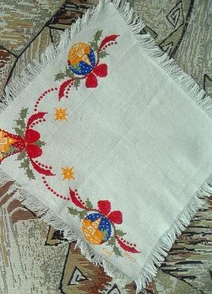 Салфетка вышитая . новогодняя салфетка.