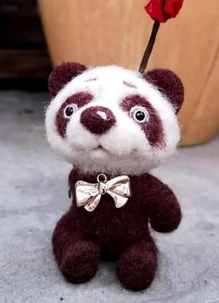 Панда валяна іграшка, подарунок серце2 фото