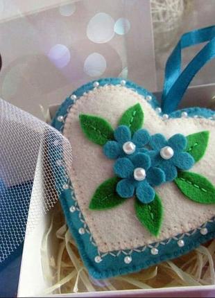 Новогодняя игрушка " сердечко" из фетра.