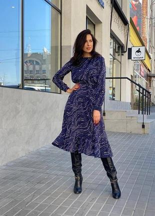 Темно-синє плаття міді з воланом з шовку1 фото