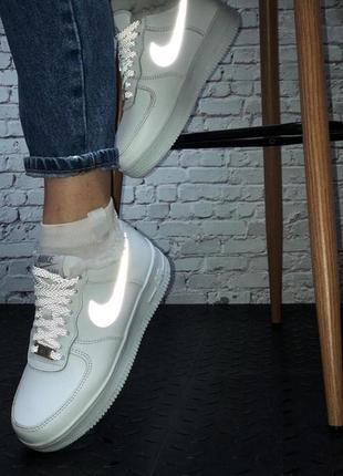 Білі жіночі кросівки найк зимні з хутром nike air force white