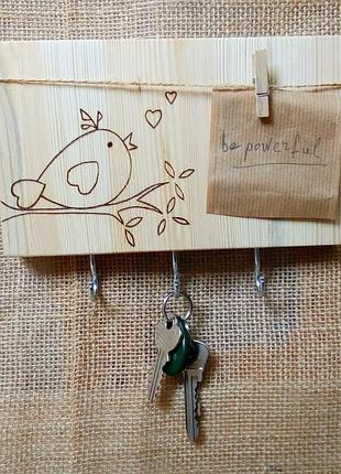 Ключница настенная деревянная