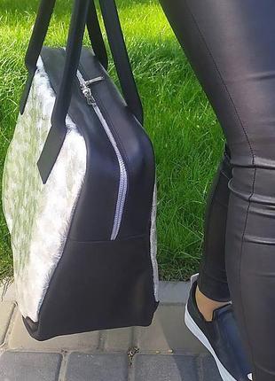 Женская кожаная сумка, сумка на плечо, серебристая сумка, сумка с цветами3 фото