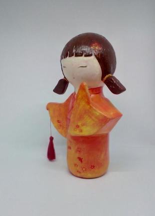 Японская кукла талисман кокеши с кисточкой2 фото