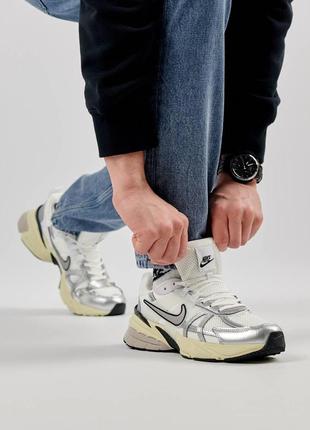 Чоловічі літні кросівки nike womens white silver , літні брендові кросівки сітка