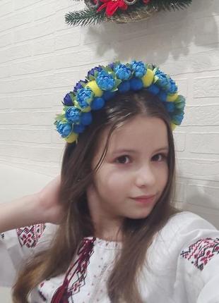 Українська корона з помпонами та квітами, обруч в українському стилі