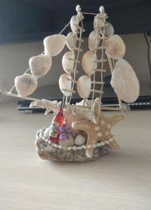 Корабль из ракушек и другие сувениры2 фото