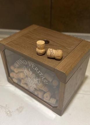 Копилка для винных пробок.