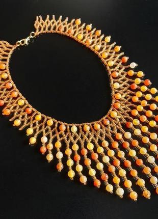 Оранжевое ожерелье из бисера и каменных бусин1 фото