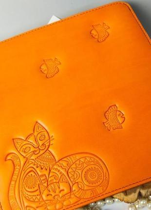 Удобный кожаный кошелек длинный женский с орнаментом тиснение оранжевый2 фото